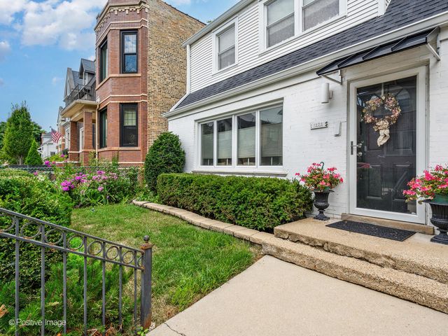 1222 W Lill Avenue, Chicago, IL 60614