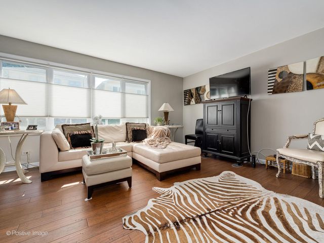 1222 W Lill Avenue, Chicago, IL 60614
