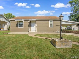 902 Stiening Street, Waterloo, IL 62298