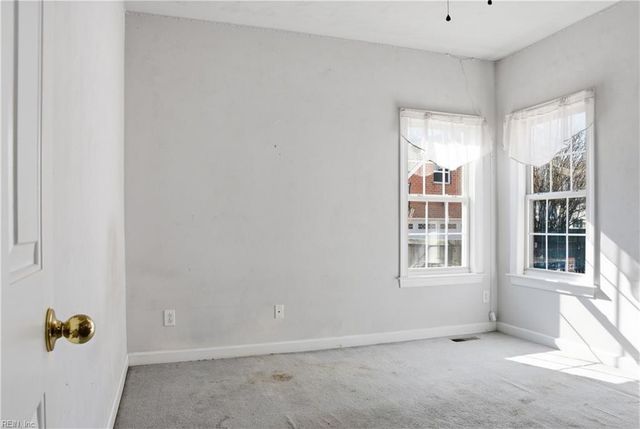 635 Shadow Brooke DR, Chesapeake, VA 23320