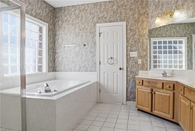 635 Shadow Brooke DR, Chesapeake, VA 23320