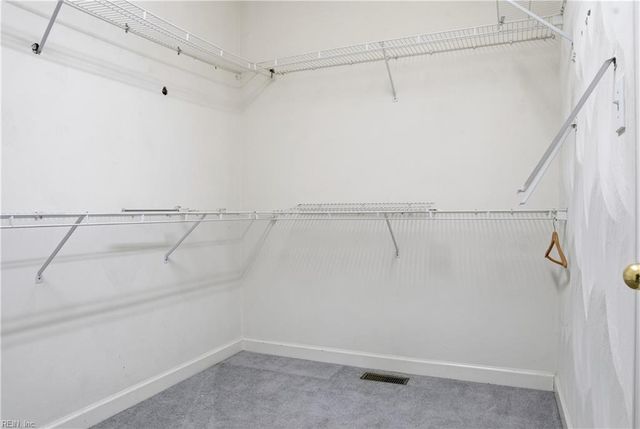 635 Shadow Brooke DR, Chesapeake, VA 23320