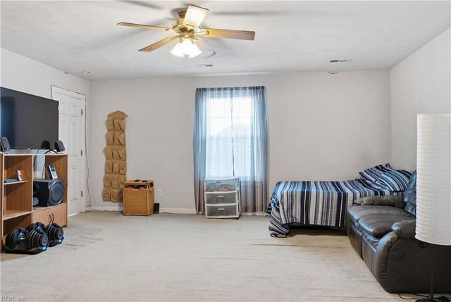 635 Shadow Brooke DR, Chesapeake, VA 23320