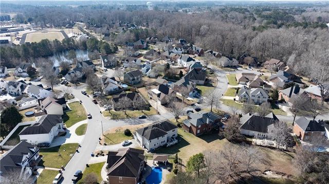 635 Shadow Brooke DR, Chesapeake, VA 23320