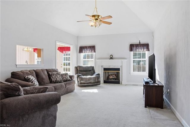 635 Shadow Brooke DR, Chesapeake, VA 23320