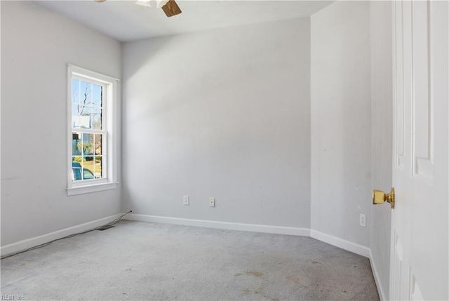 635 Shadow Brooke DR, Chesapeake, VA 23320