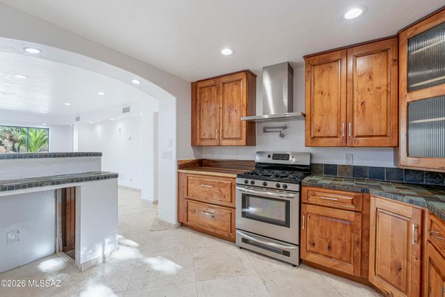 2759 N Desert Avenue, Tucson, AZ 85712