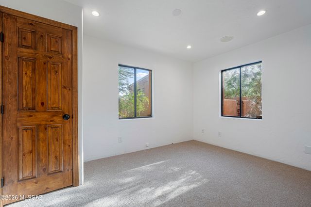 2759 N Desert Avenue, Tucson, AZ 85712