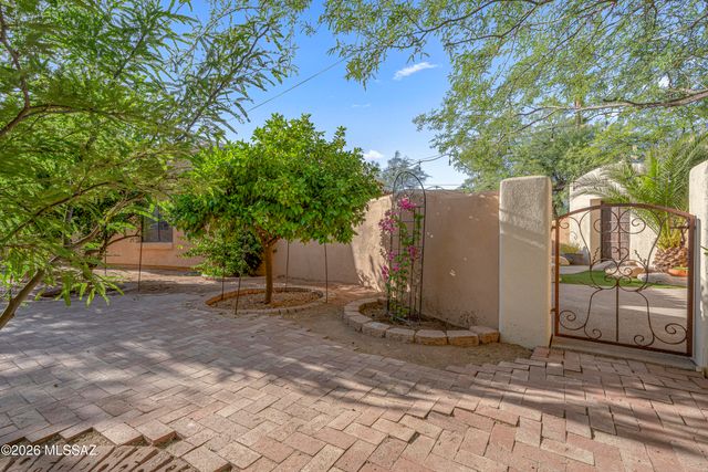 2759 N Desert Avenue, Tucson, AZ 85712
