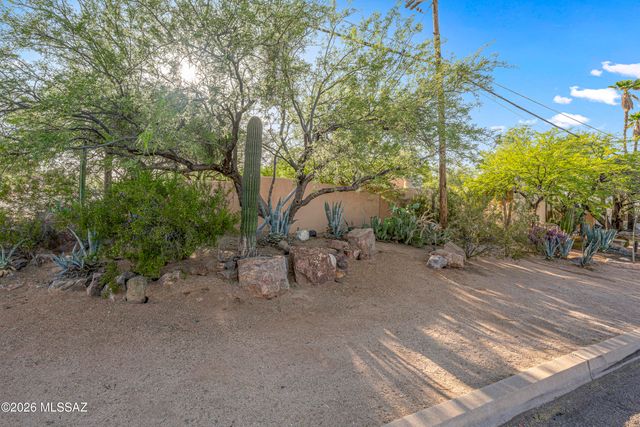 2759 N Desert Avenue, Tucson, AZ 85712