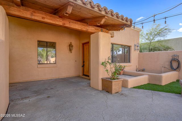 2759 N Desert Avenue, Tucson, AZ 85712