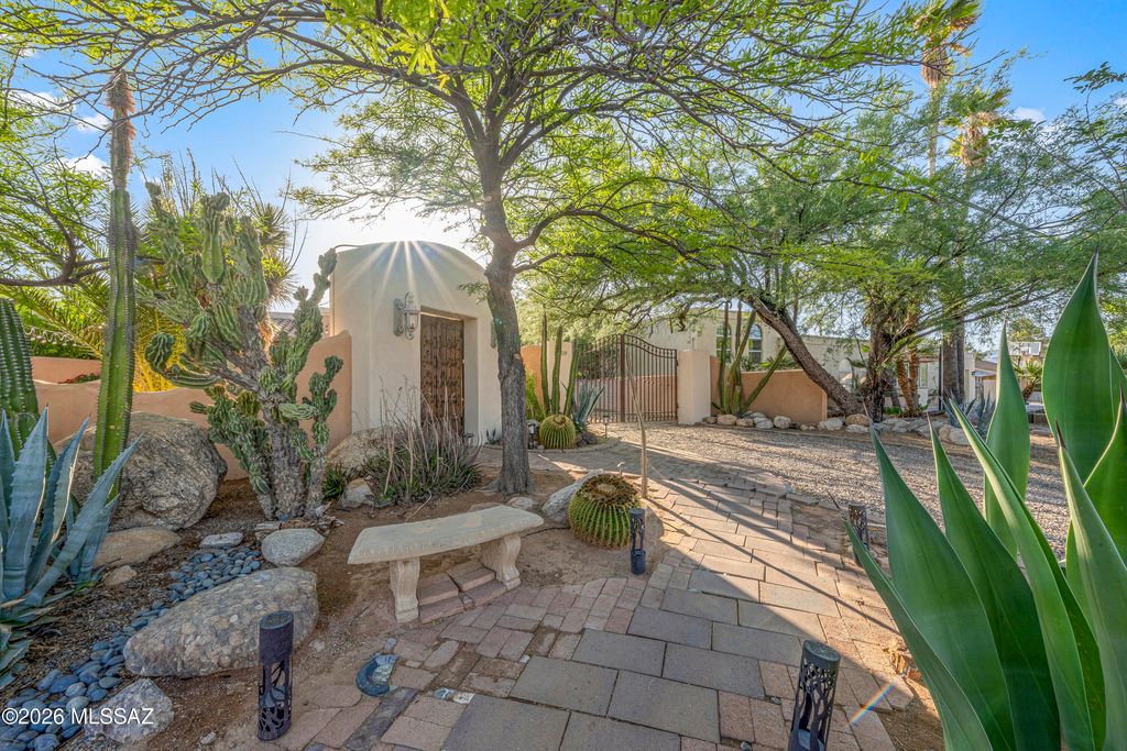 2759 N Desert Avenue, Tucson, AZ 85712