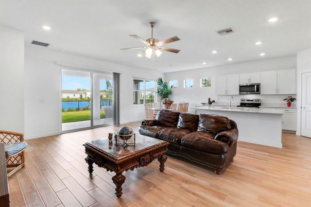 5783 SE Skyblue Circle, Stuart, FL 34997