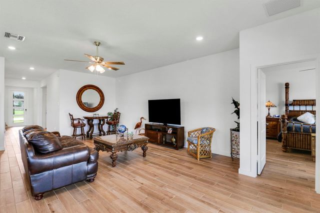 5783 SE Skyblue Circle, Stuart, FL 34997