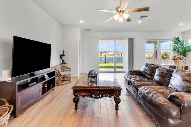 5783 SE Skyblue Circle, Stuart, FL 34997