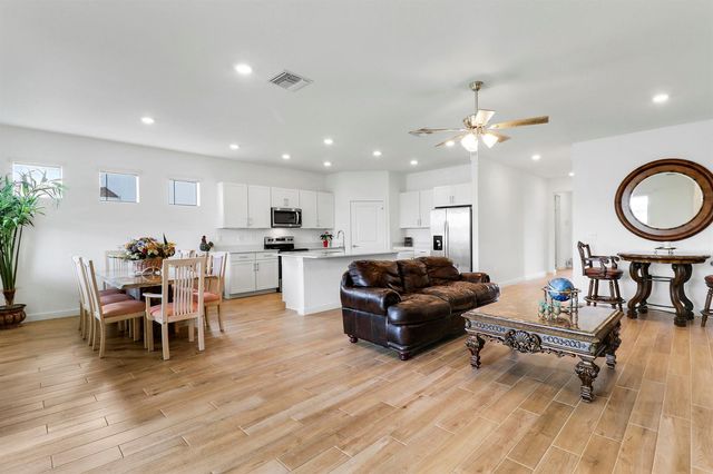 5783 SE Skyblue Circle, Stuart, FL 34997