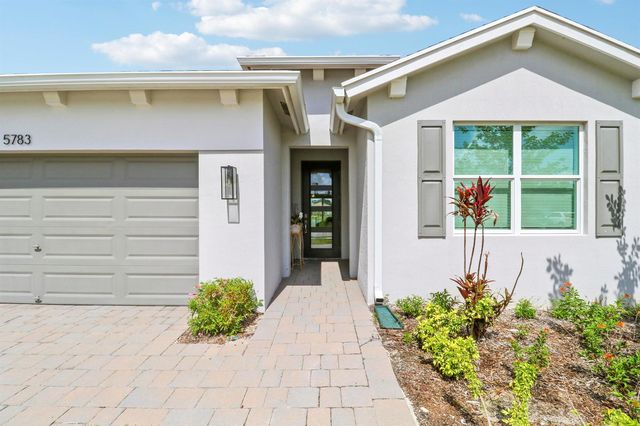 5783 SE Skyblue Circle, Stuart, FL 34997