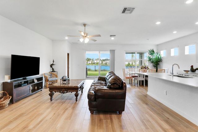 5783 SE Skyblue Circle, Stuart, FL 34997