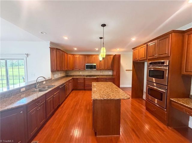 7791 Newhaven Drive, Oak Ridge, NC 27310