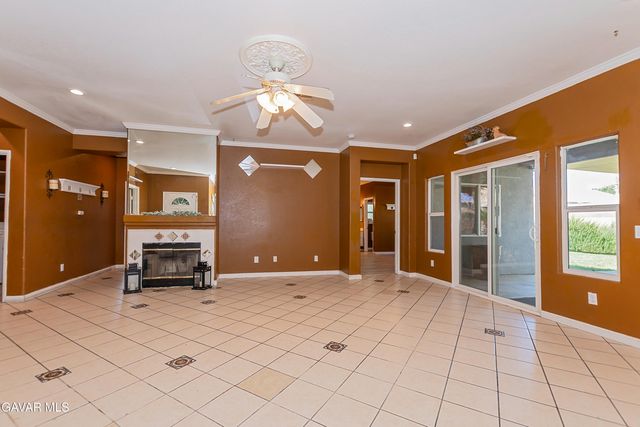 43963 Glenraven Road, Lancaster, CA 93535