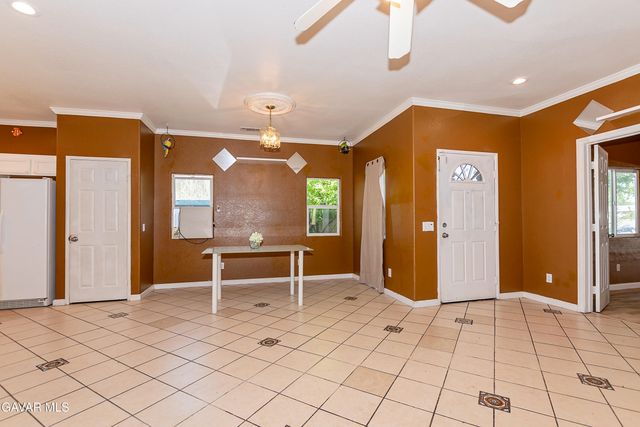 43963 Glenraven Road, Lancaster, CA 93535