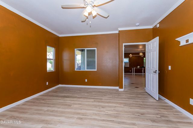 43963 Glenraven Road, Lancaster, CA 93535