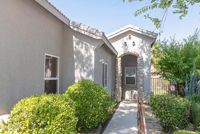 43963 Glenraven Road, Lancaster, CA 93535