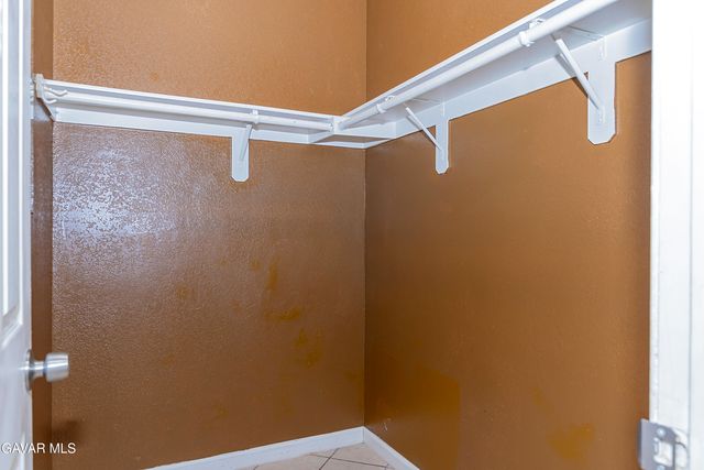 43963 Glenraven Road, Lancaster, CA 93535