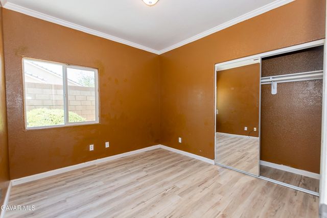 43963 Glenraven Road, Lancaster, CA 93535