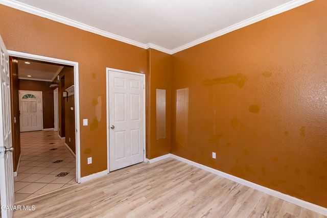 43963 Glenraven Road, Lancaster, CA 93535