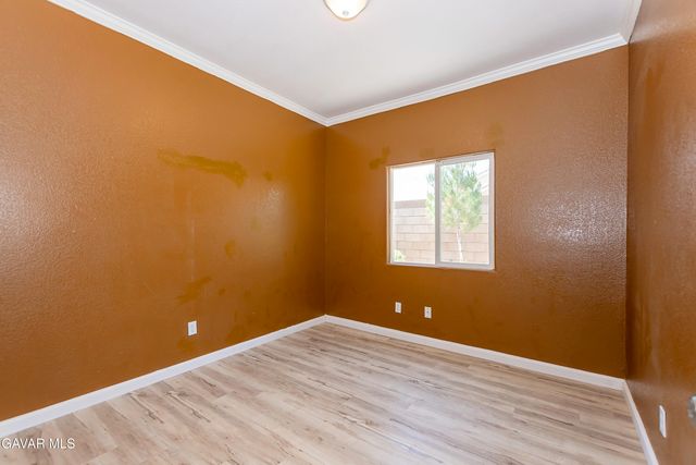 43963 Glenraven Road, Lancaster, CA 93535