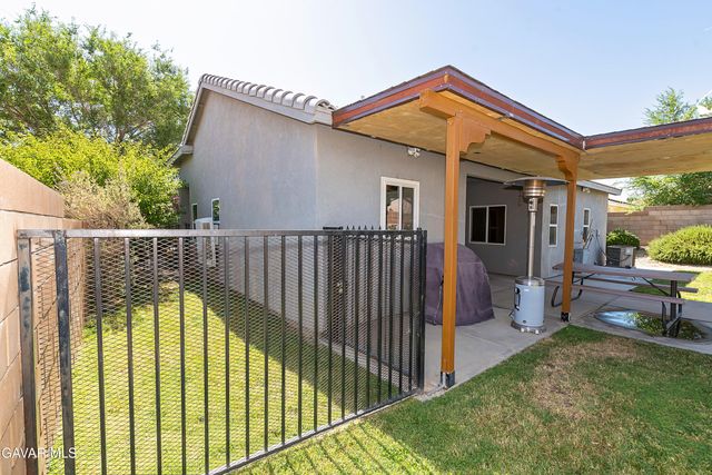 43963 Glenraven Road, Lancaster, CA 93535