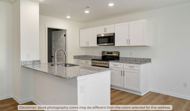1513 E Charlton Street, Republic, MO 65738