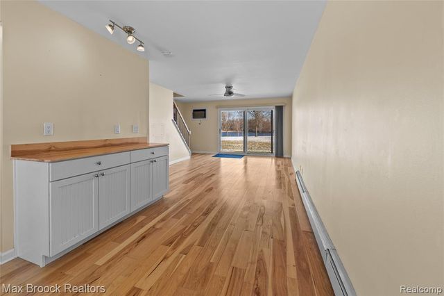 26902 Sandy Hill Court 15, New Hudson, MI 48165