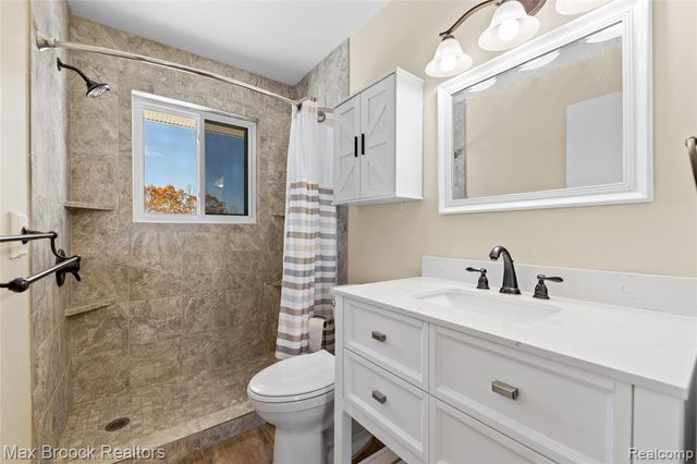 26902 Sandy Hill Court 15, New Hudson, MI 48165