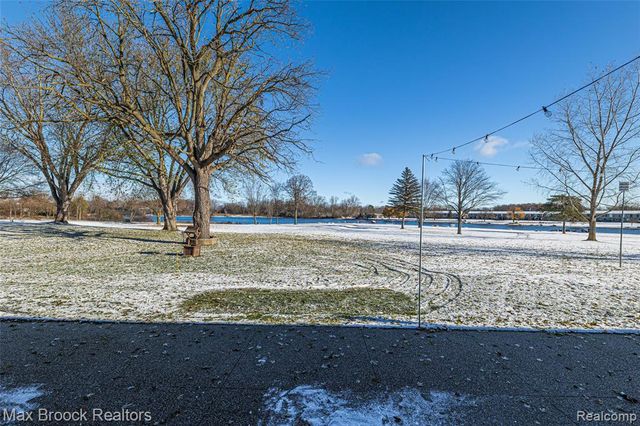 26902 Sandy Hill Court 15, New Hudson, MI 48165