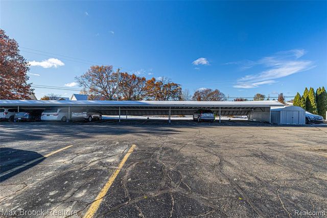 26902 Sandy Hill Court 15, New Hudson, MI 48165