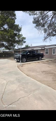 10391 Socorro Road, Socorro, TX 79927