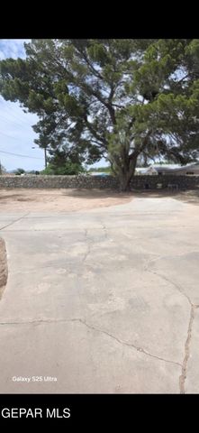 10391 Socorro Road, Socorro, TX 79927