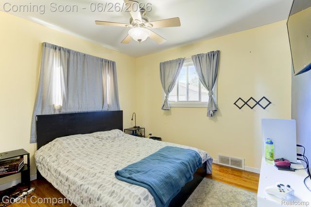 32032 Parkwood Street, Westland, MI 48186