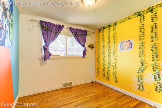 32032 Parkwood Street, Westland, MI 48186