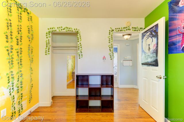 32032 Parkwood Street, Westland, MI 48186