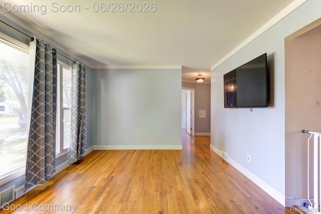 32032 Parkwood Street, Westland, MI 48186