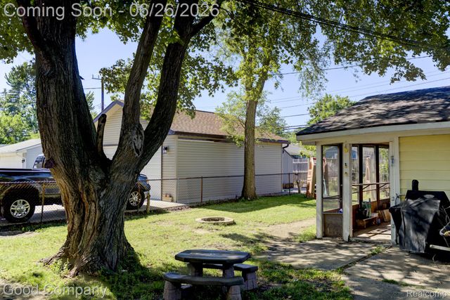 32032 Parkwood Street, Westland, MI 48186