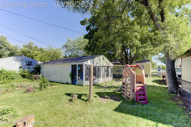 32032 Parkwood Street, Westland, MI 48186