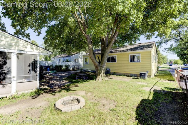 32032 Parkwood Street, Westland, MI 48186
