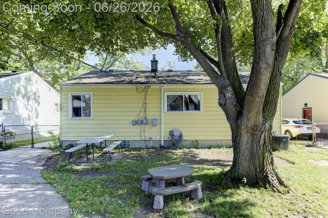 32032 Parkwood Street, Westland, MI 48186
