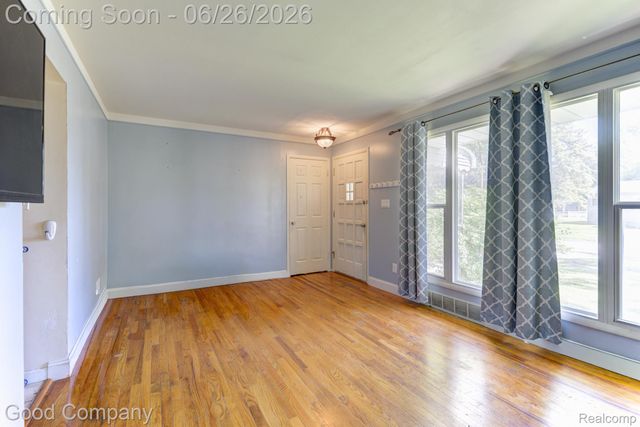 32032 Parkwood Street, Westland, MI 48186