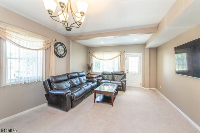 31 Zeliff Ave, Little Falls Twp., NJ 07424