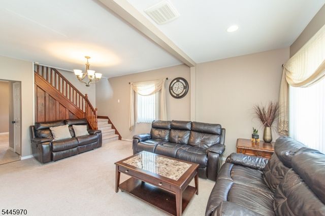 31 Zeliff Ave, Little Falls Twp., NJ 07424